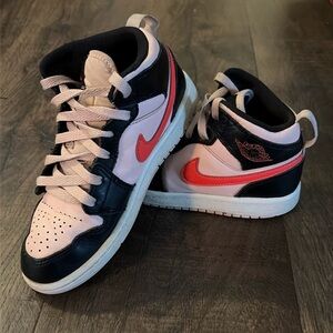 Air Jordan | 1 Mid GS 'Black Pink Crimson' sporty activewear sneakers | KIDS 1